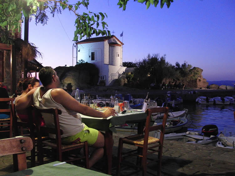Lesbos_cafe